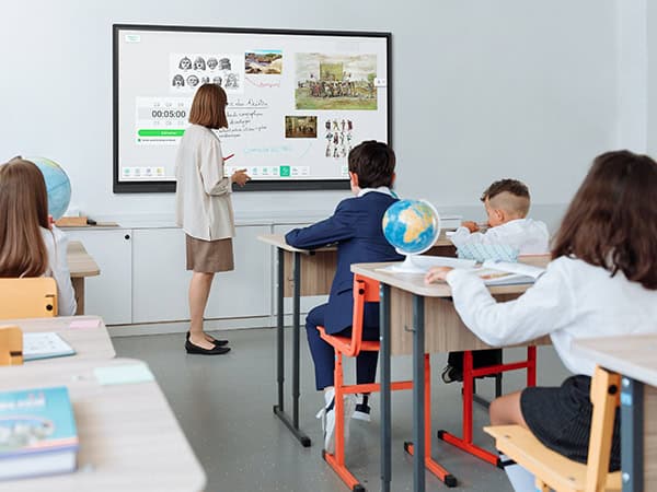 ecran-interactif-classe-education
