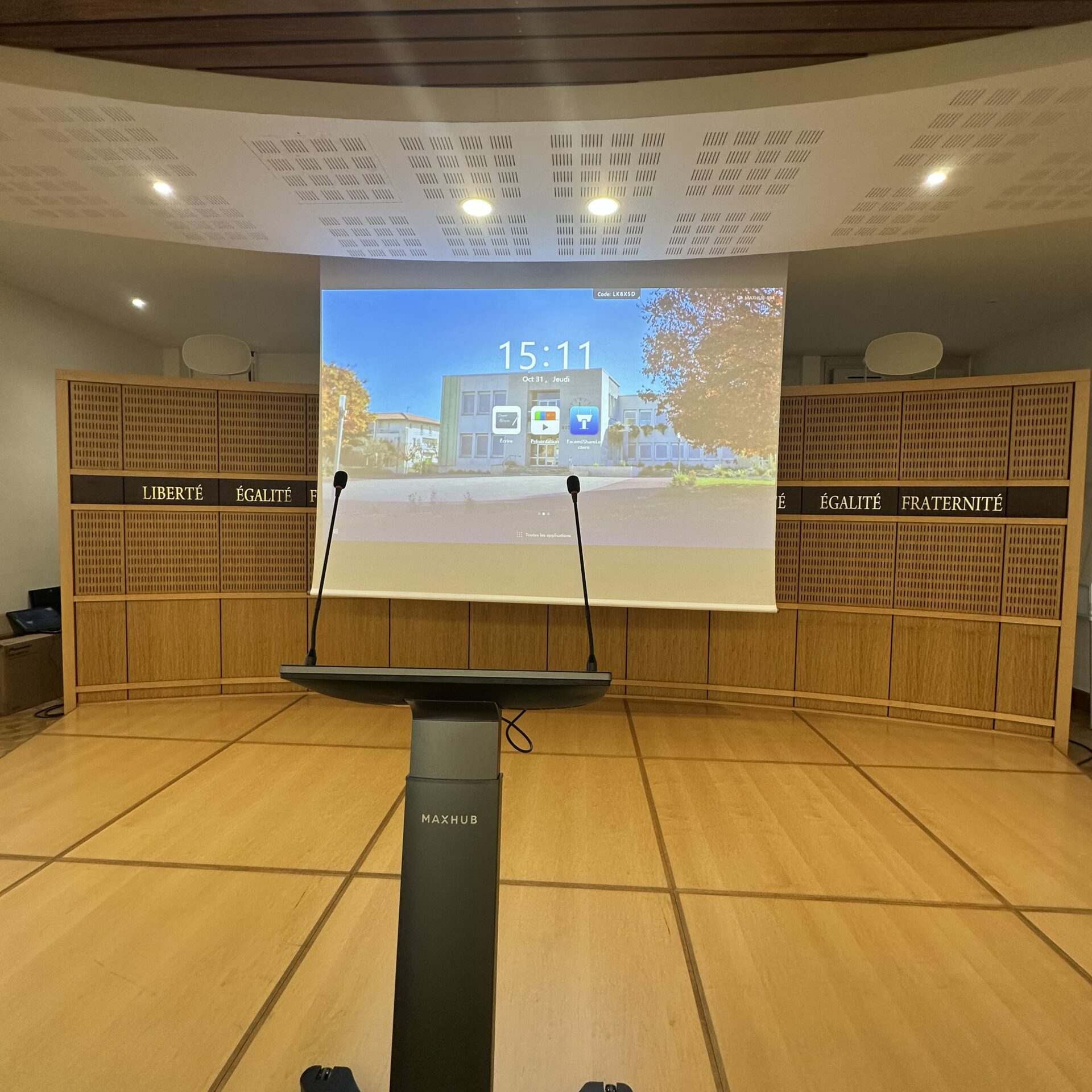 VP salle de conseil Buxerolles